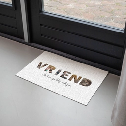 Vriend - Lettercollage Deurmat klein -sfeer2