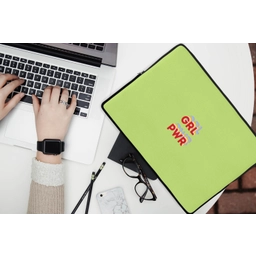 Grl pwr - Groen - Rood - 3D laptophoes neopreen klein -bureau
