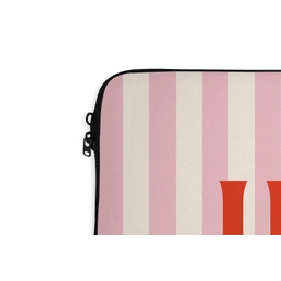 Hola - Quote -  Strepen - Pastel - Roze - Rood - Wit laptophoes neopreen klein -detail