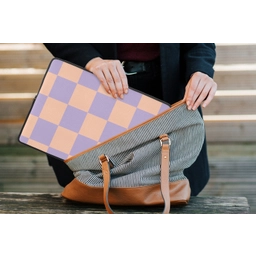 Schaakbord patroon - Paars - Roze - Blokjes laptophoes neopreen klein -tas