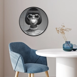 Vrouw - Zwart Wit - Ketting - Zonnebril Fotolijst rond zonder passe partout klein -sfeer2