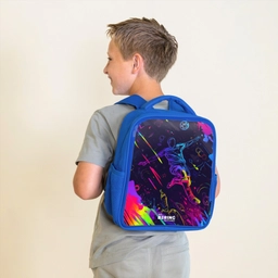 Neon actievolle voetbalspeler Kinderrugzak - Blauw middel -sfeer2