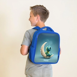 Dromerig Wezentje op de Maan Kinderrugzak - Blauw middel -sfeer2