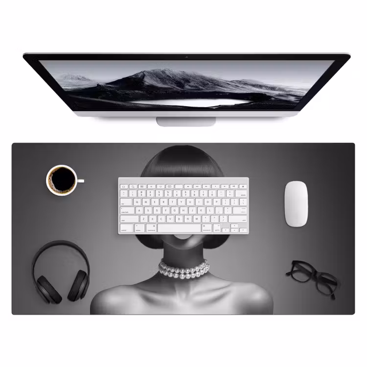 Bureau onderlegger - Vrouw - Zwart Wit - Ketting - Zonnebril — 3
