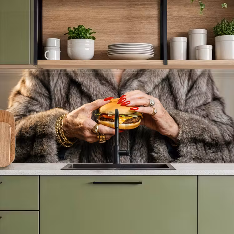 Keuken achterwand - Vrouw - Hamburger - Bontjas — 8