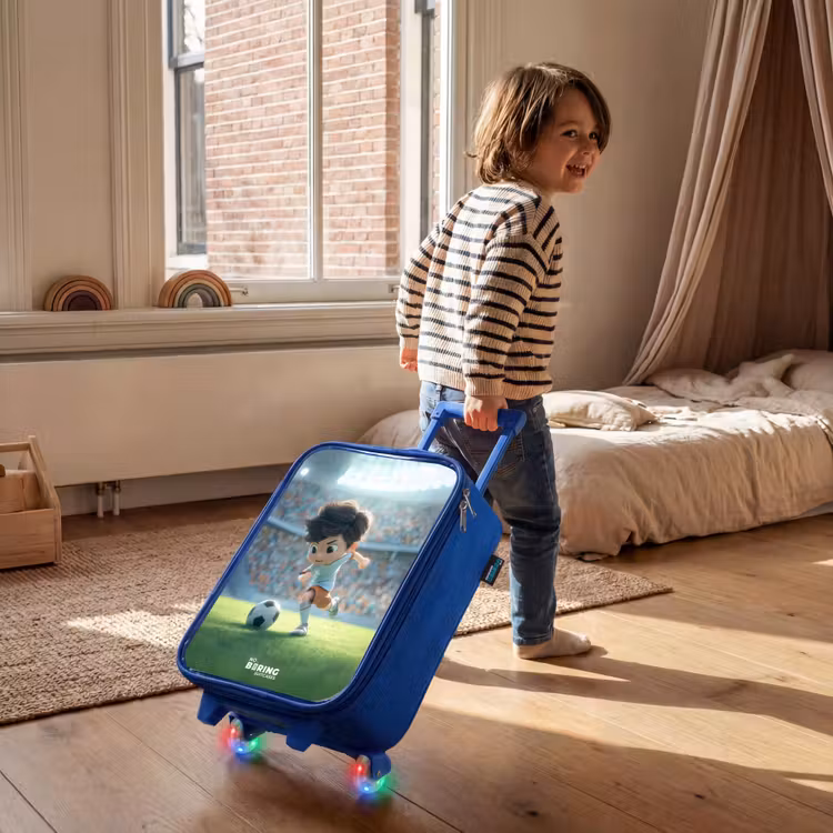 Kinderkoffer - Blauw - Jongen - Voetbal - Stadion - Zonlicht — 3