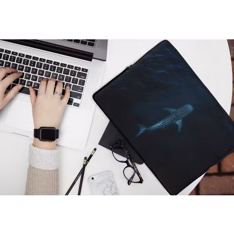 Laptophoes Oceaan - Walvishaai - Donkerblauw - Vlekken — 3