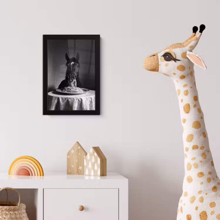 Poster met lijst - Paard - Bord - Pasta - Tafelkleed - Zwart Wit - Dieren — 5