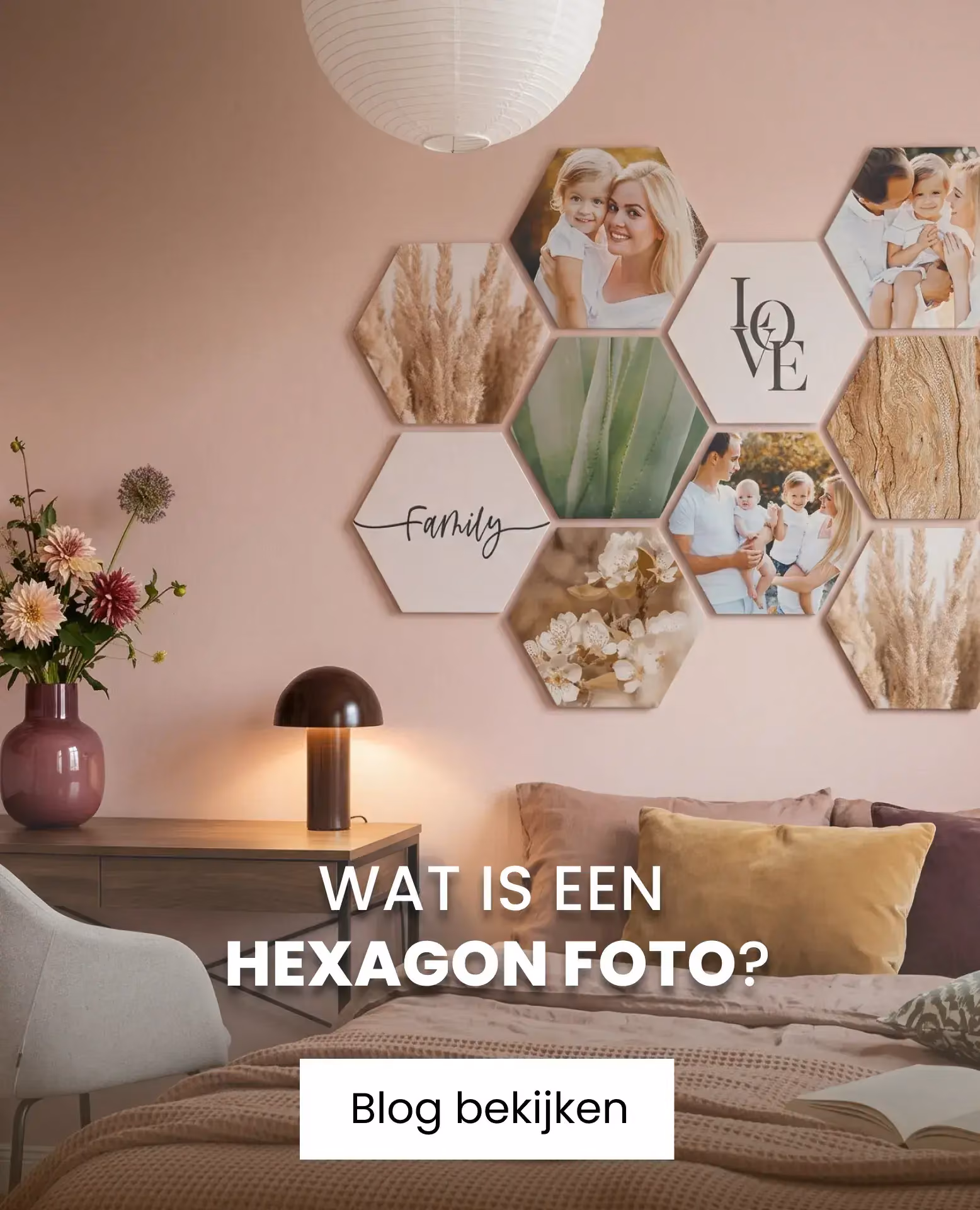 hexagons op een roze muur