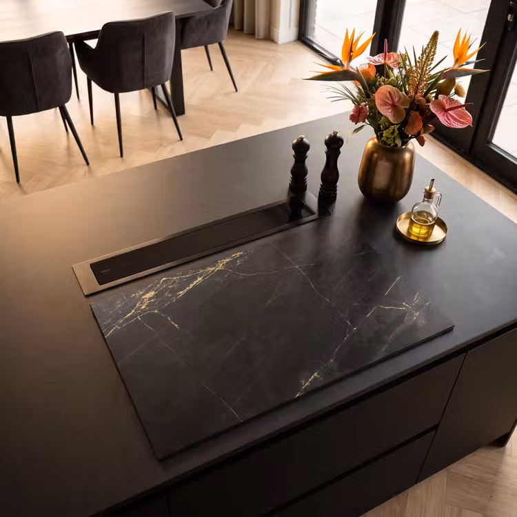 Inductiebeschermer - Gouden Bliksem in Ebbenhout — 2
