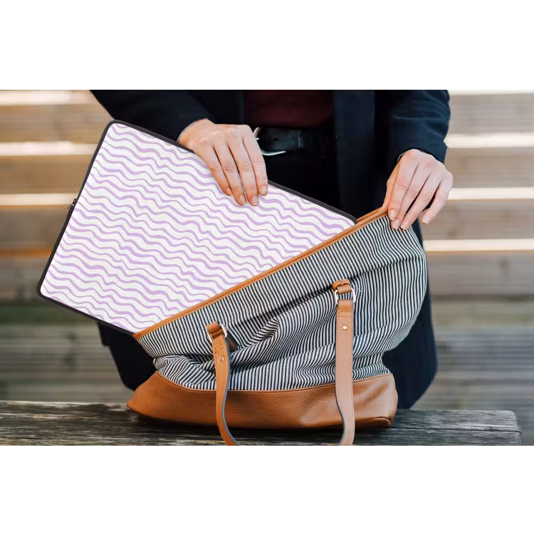 Laptophoes Lila - Geometrisch - Golfjes - Lijnen - Patroon — 4