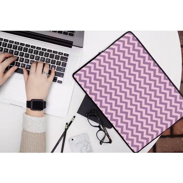 Laptophoes Paars - Roze - Geometrisch - Chevron - Zigzag - Patroon — 3