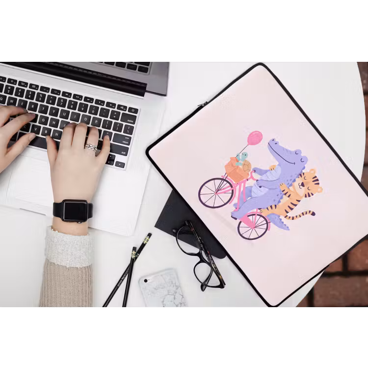 Laptophoes Dieren - Fiets - Vriendschap - Illustratie - Roze — 3