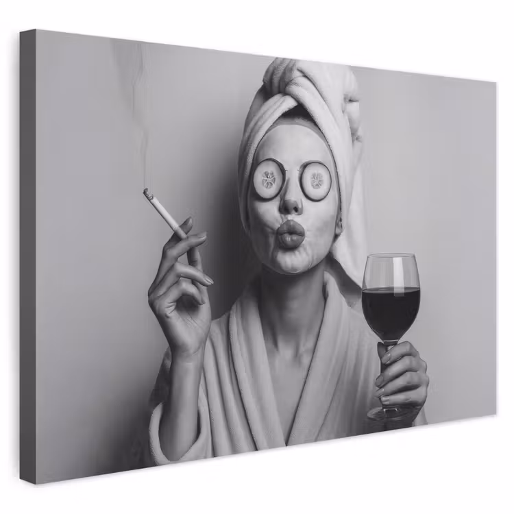 Buiten canvas - Vrouw - Masker - Wijn - Sigaret — 1
