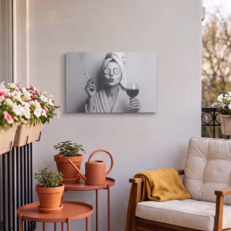 Buiten canvas - Vrouw - Masker - Wijn - Sigaret — 3