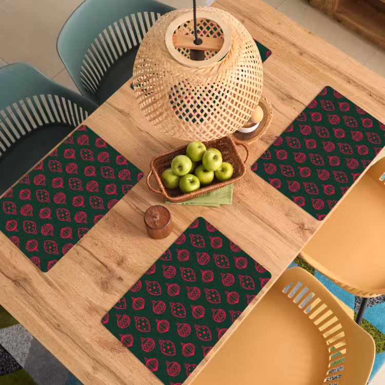 Placemat - 6 stuks - Kerstbal - Rood - Groen — 6