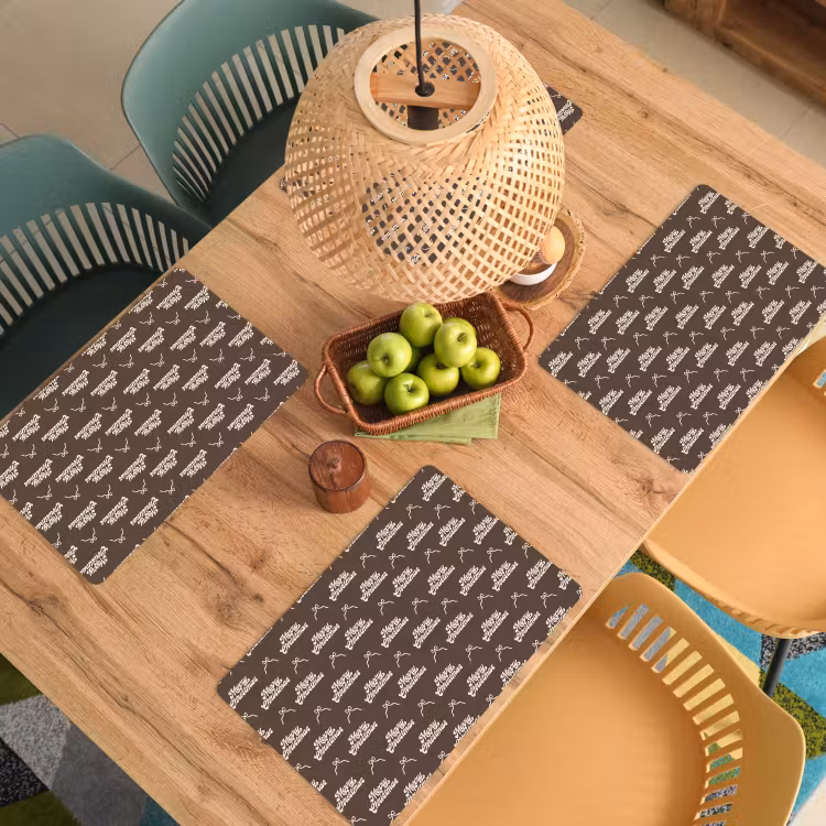 Placemat - 6 stuks - Tekst - Crème - Bruin - Strik — 6