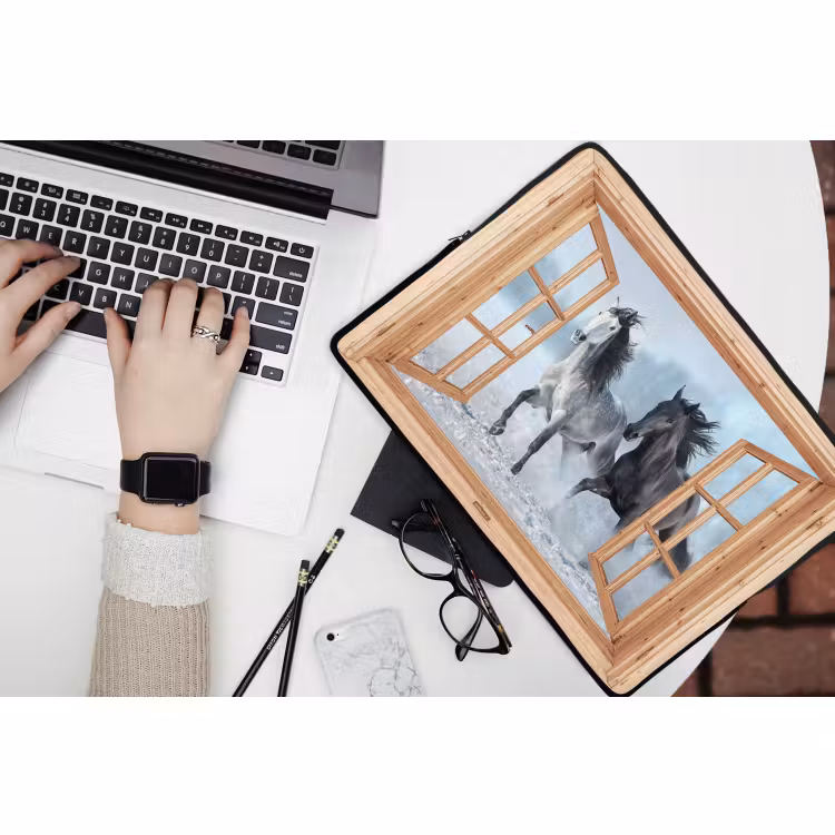 Laptophoes Doorkijk - Paarden - Winter - Dieren - Natuur - Hout — 3