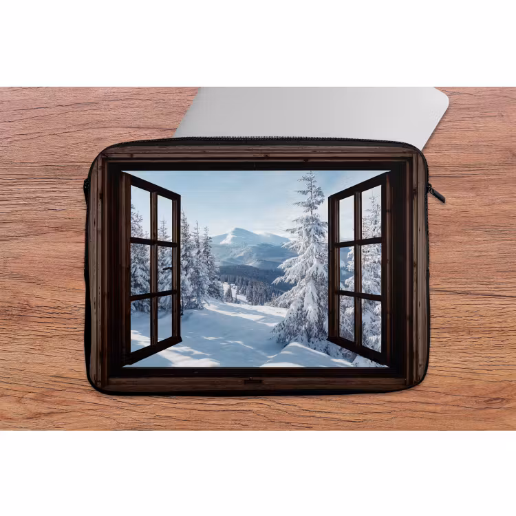 Laptophoes Winter - Landschap - Natuur - Berg - Bomen - Doorkijk - Uitzicht — 2