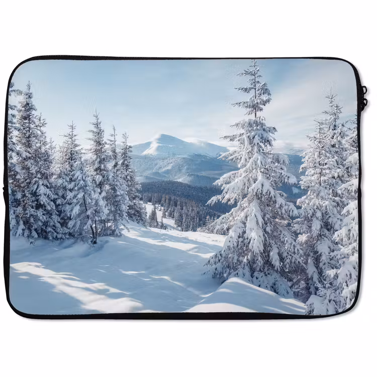 Laptophoes Winterlandschap - Natuur - Berg - Bomen - Sneeuw — 1