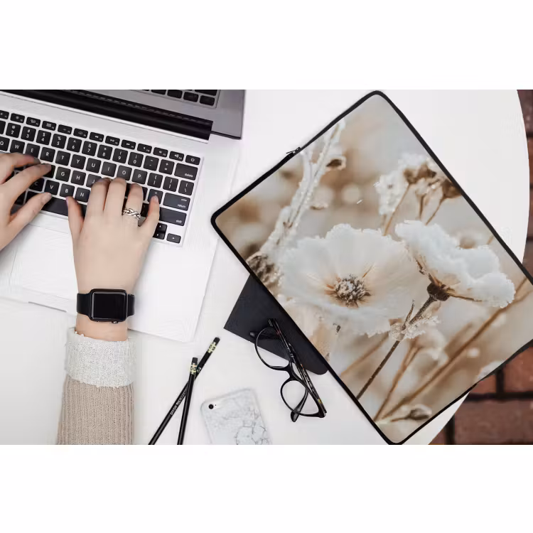 Laptophoes Bloemen - Winter - Wit - Sneeuw - Beige — 3