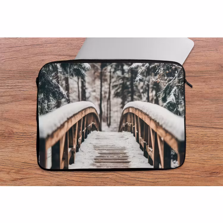 Laptophoes Brug - Winterlandschap - Bos - Natuur - Sneeuw — 2