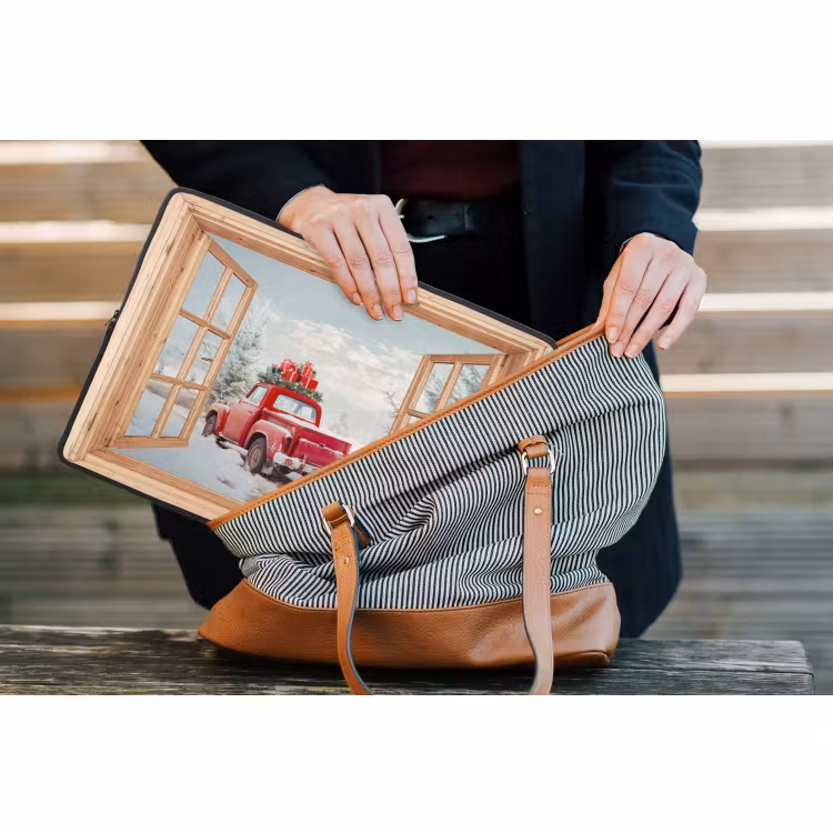 Laptophoes Doorkijk - Auto - Kerst - Cadeaus - Winter - Landschap — 4