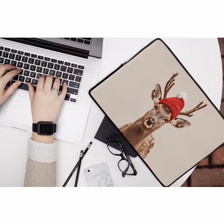 Laptophoes Hert - Kerst - Muts - Dieren - Winter - Grappig — 3