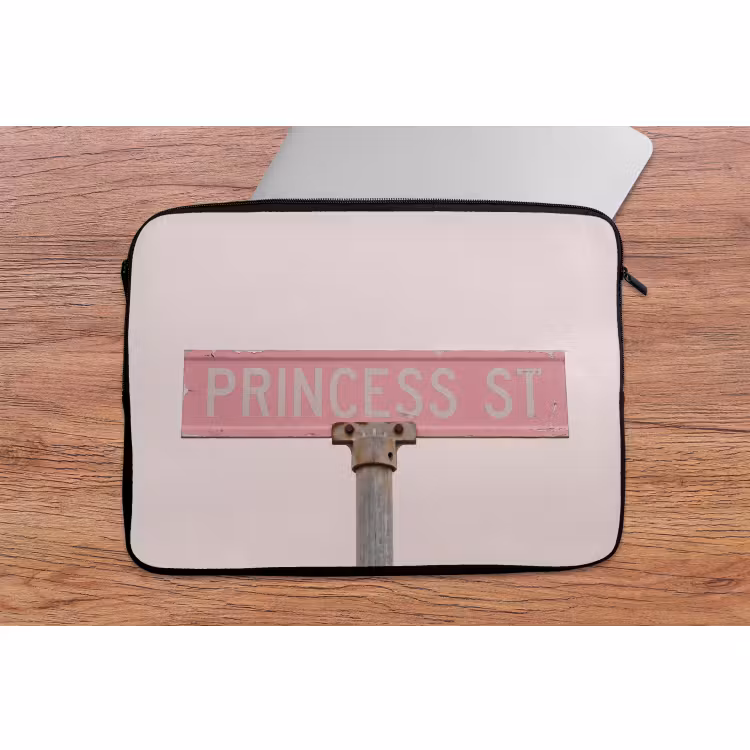 Laptophoes Roze straatnaambord - Stad — 2