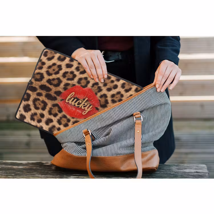 Laptophoes Dierenprint - Lippen - Rood — 4