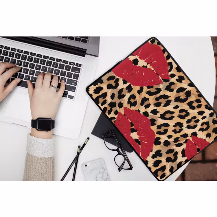 Laptophoes Kusafdruk - Dierenprint - Rood — 3