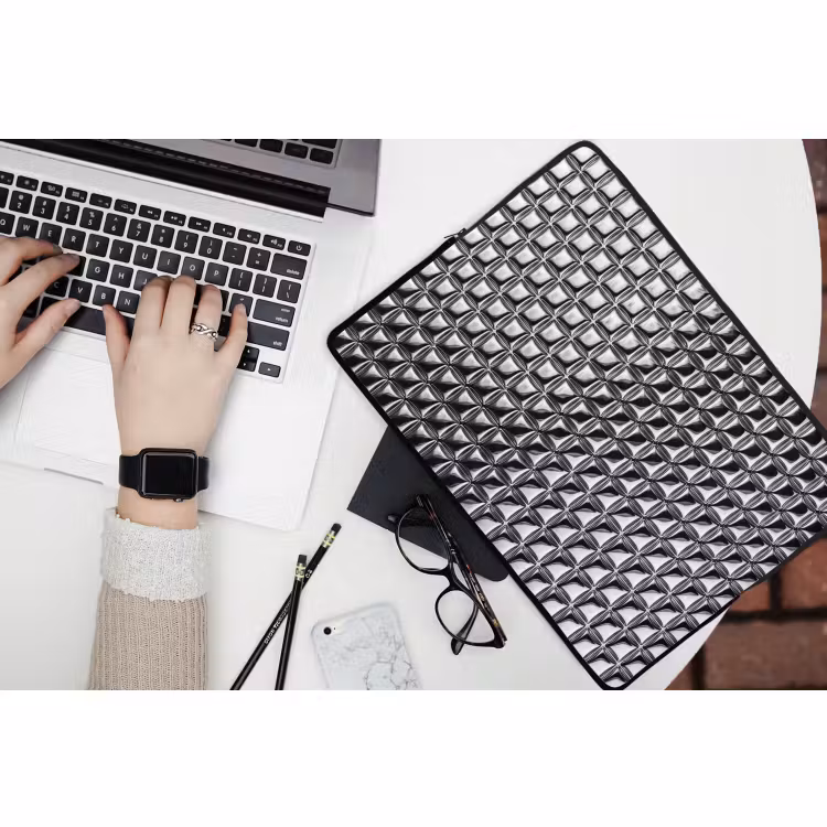 Laptophoes Patroon - Abstract - Zwart-wit — 3