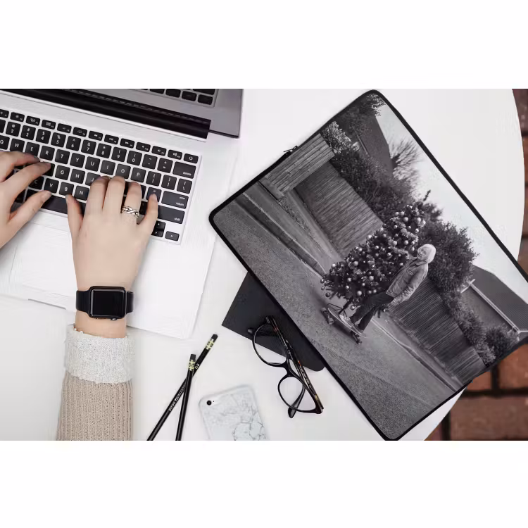 Laptophoes Vrouw - Skateboard - Kerst — 3