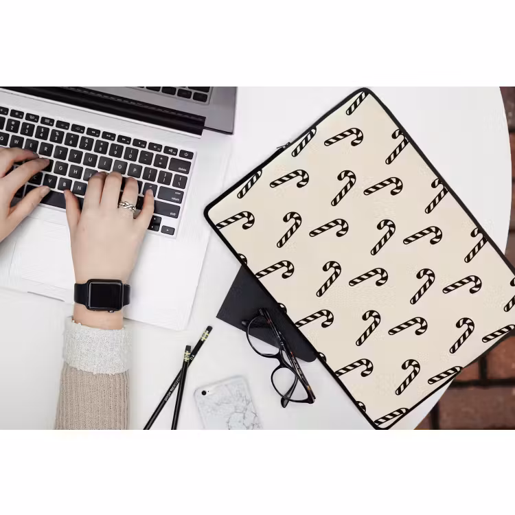 Laptophoes Kerst - Zwart - Crème - Zuurstok — 3