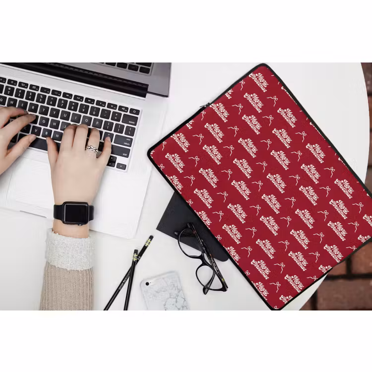 Laptophoes Tekst - Rood - Wit - Strik — 3