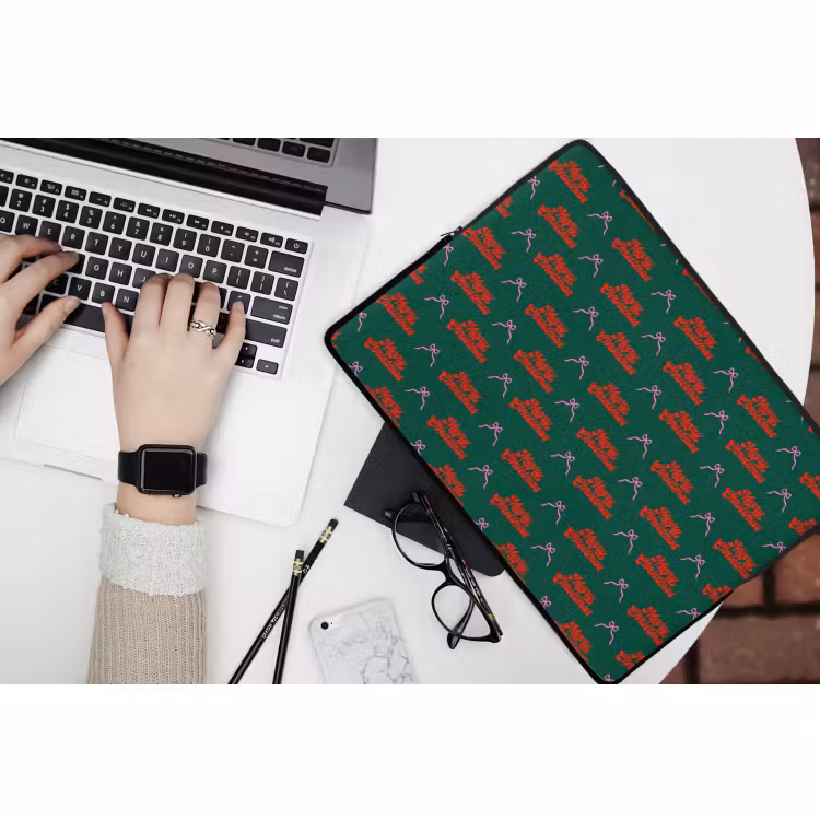 Laptophoes Tekst - Roze - Rood - Groen - Strik — 3