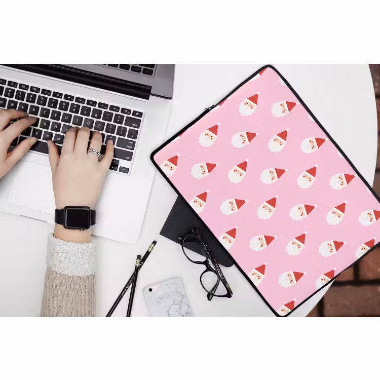 Laptophoes Kerstman - Kerst - Roze — 3
