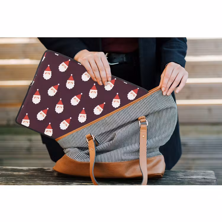 Laptophoes Kerstman - Kerst - Donker - Rood — 4