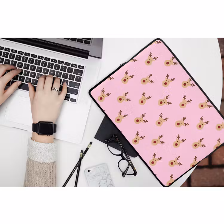 Laptophoes Rendieren - Kerst - Roze — 3