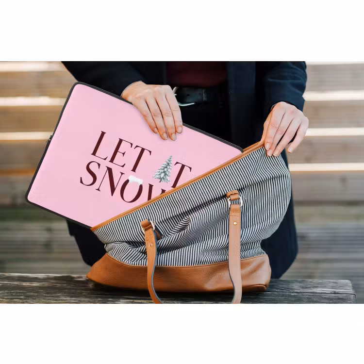 Laptophoes Kerst - Tekst - Sneeuw - Roze — 4