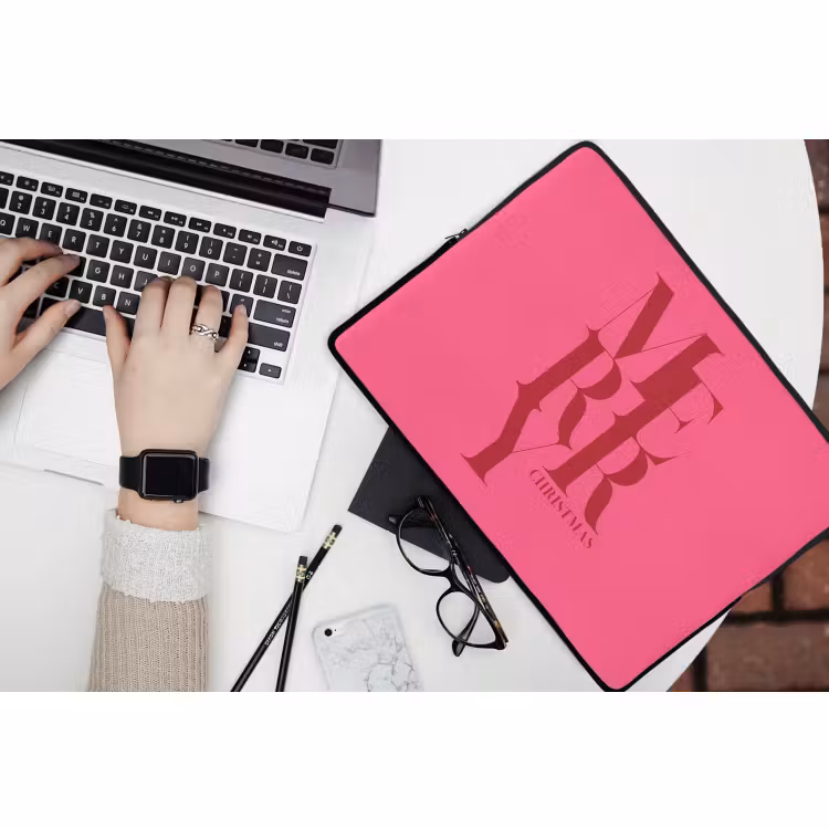 Laptophoes Merry - Tekst - Kerst - Roze — 3