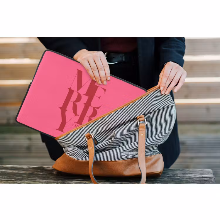 Laptophoes Merry - Tekst - Kerst - Roze — 4