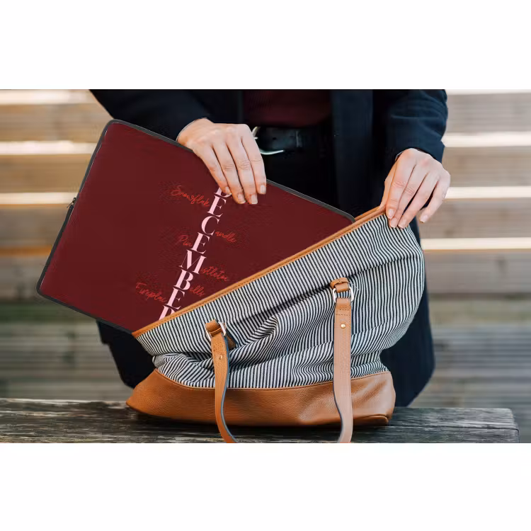 Laptophoes December - Tekst - Kerst - Burgundy — 4