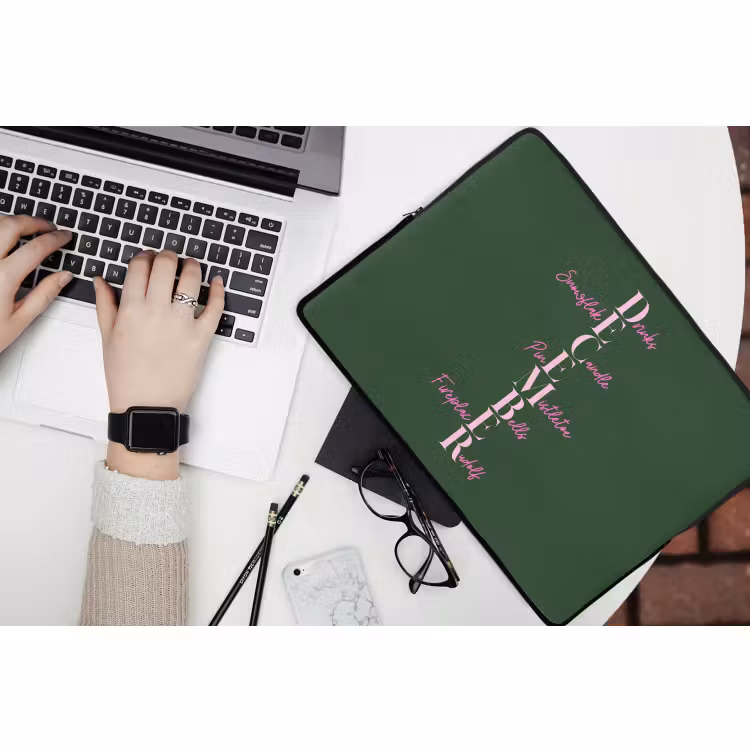 Laptophoes December - Tekst - Kerst - Groen — 3