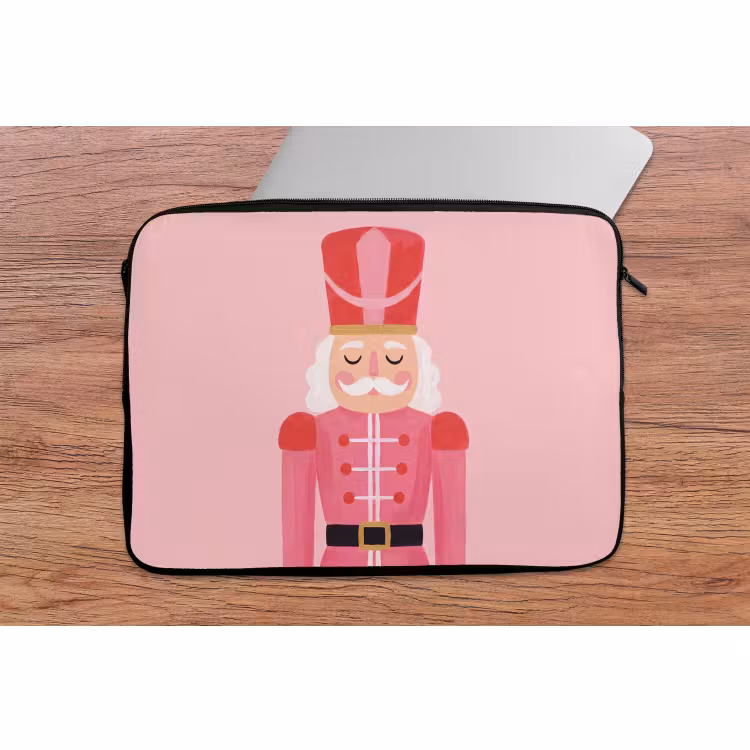 Laptophoes Notenkraker roze illustratie — 2