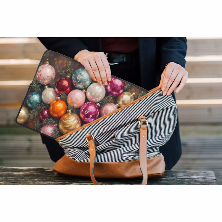 Laptophoes Kerstballen - Kleurrijk - Feest — 4