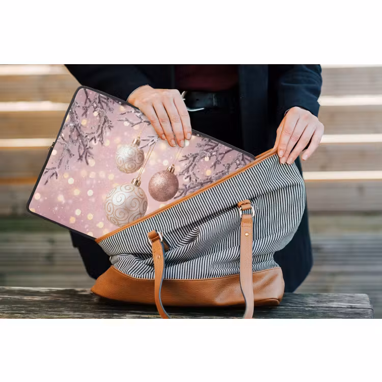 Laptophoes Kerstbal - Roze - Winter — 4